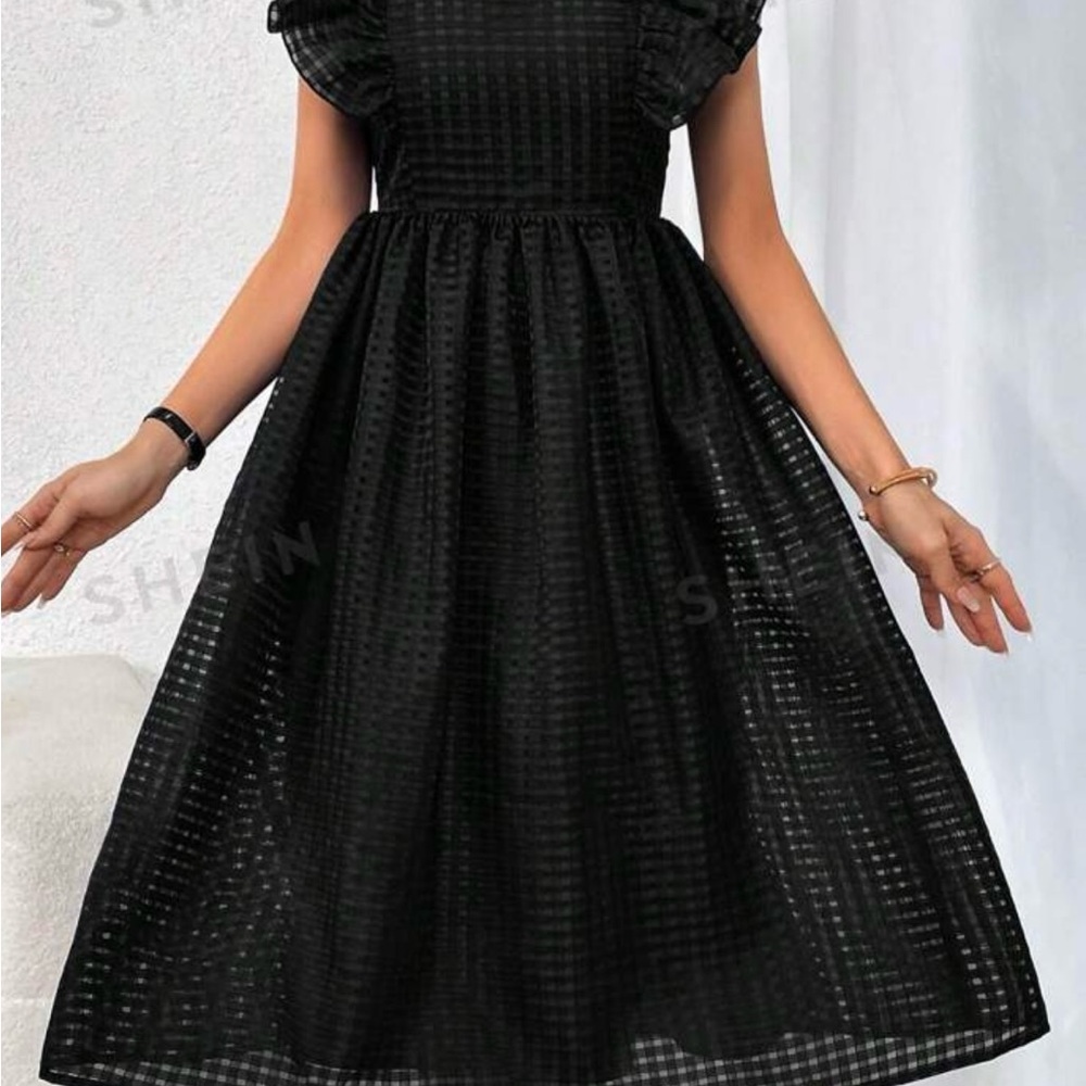 SHEIN Prive round neck ruffle trimmed sheath dress